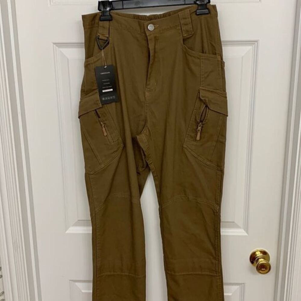 Men’s cargo brown pants Size 30/32. Tactical for EMS/other service personnel